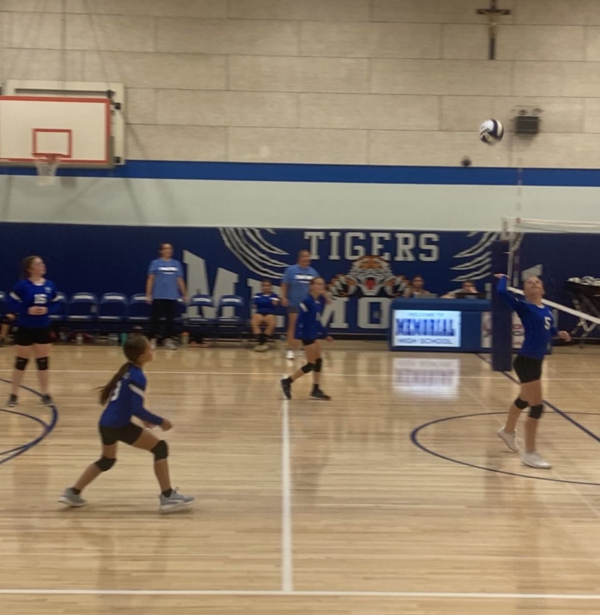 SBPanthers's tweet photo. Our 5/6 girls took sets 1 and 2 to pick up their first win of the season today! Way to go! 🐾🏐💙 https://t.co/LmG2mRvGt7