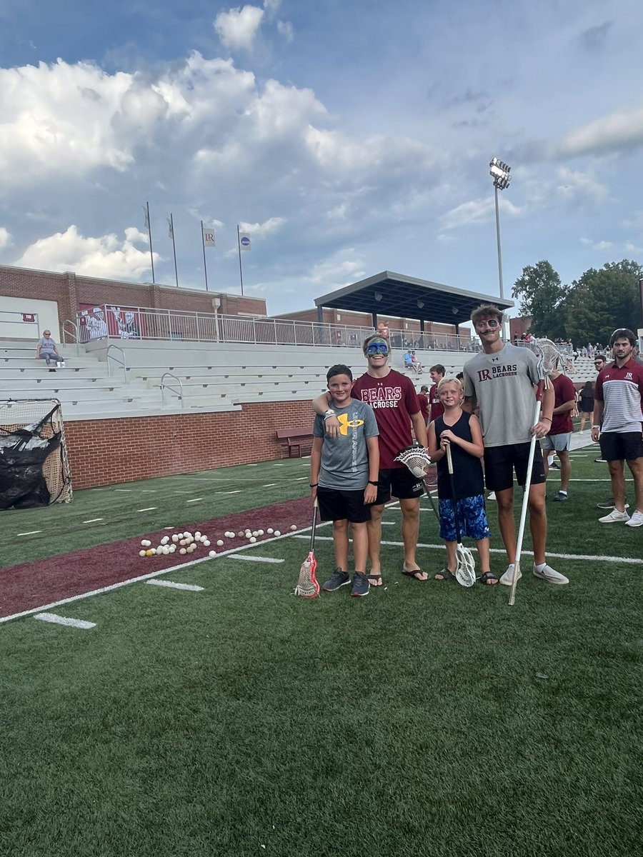 LRUMLAX's tweet photo. Our guys having a great time out at 828 Day with the Hickory Community! #GOBEARS https://t.co/AroNQY0Av9