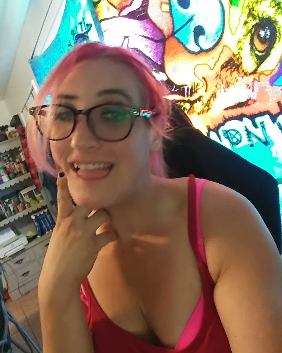 Kosmic_Kitsune's tweet photo. I was really vibing with my character in todays D&amp;D campaign episode! Plus i thought i looked cute! #TransIsBeautiful #trans #girlslikeus #transgirl #lgbt #transpride #mtf https://t.co/zQgtRqiAdm