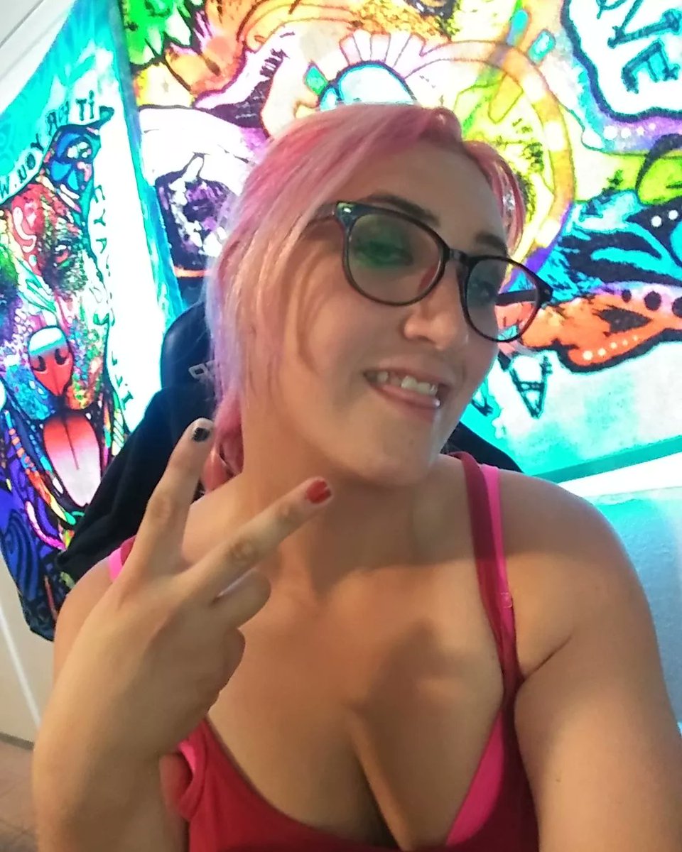 Kosmic_Kitsune's tweet photo. I was really vibing with my character in todays D&amp;D campaign episode! Plus i thought i looked cute! #TransIsBeautiful #trans #girlslikeus #transgirl #lgbt #transpride #mtf https://t.co/zQgtRqiAdm
