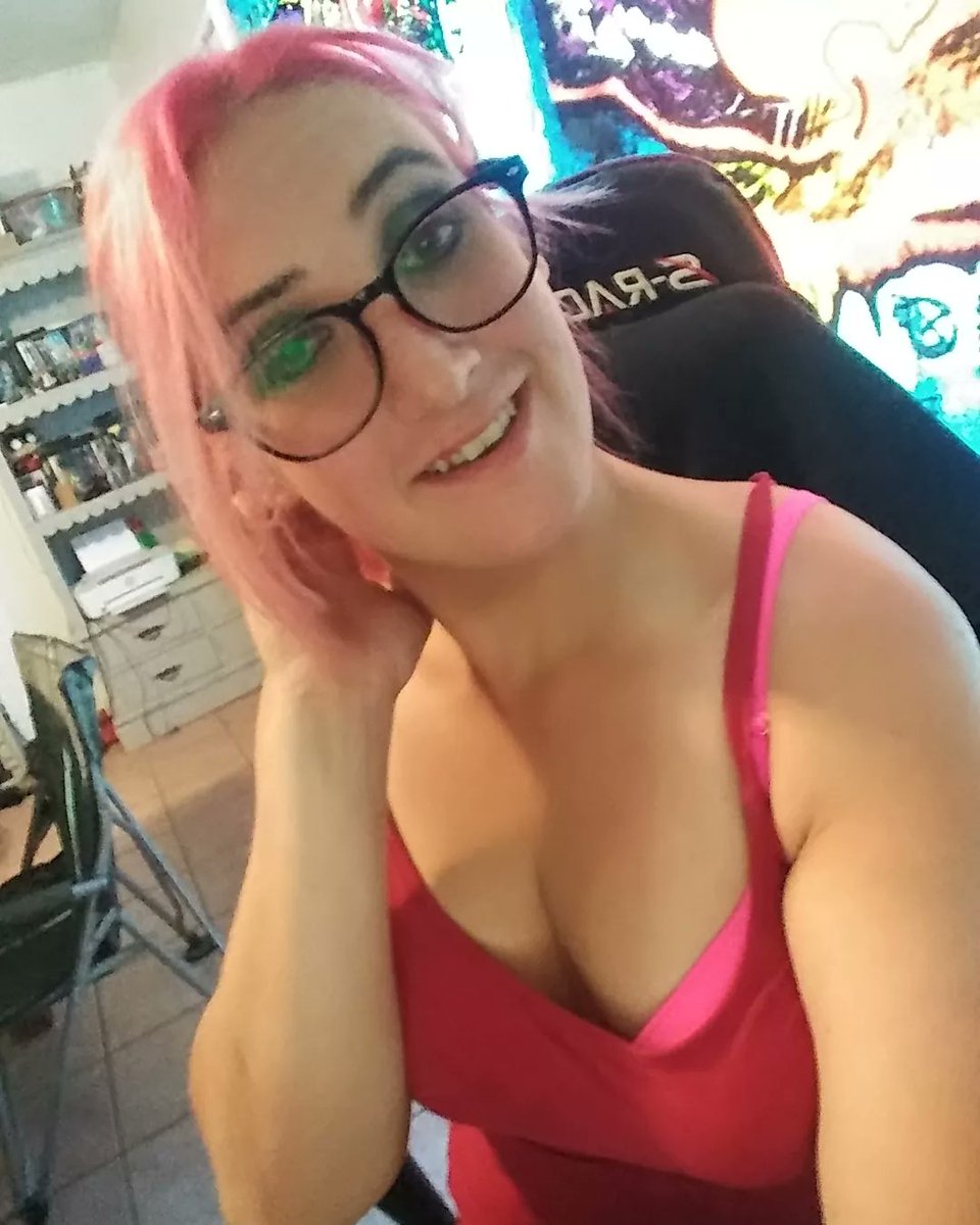 Kosmic_Kitsune's tweet photo. I was really vibing with my character in todays D&amp;D campaign episode! Plus i thought i looked cute! #TransIsBeautiful #trans #girlslikeus #transgirl #lgbt #transpride #mtf https://t.co/zQgtRqiAdm
