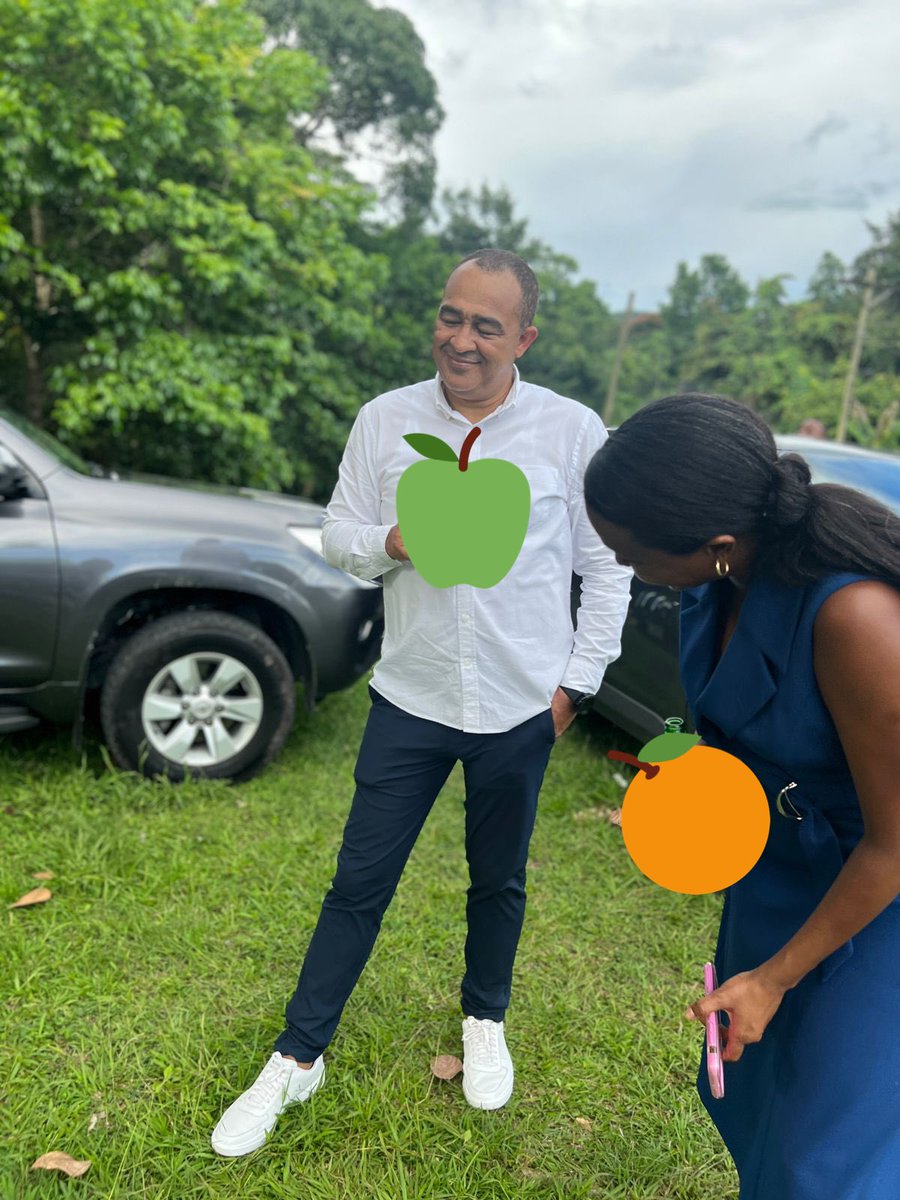 tkmsingh's tweet photo. I love ❤️ the love ❤️ they have for u @christufton - my favorite 😍 photo of Us - Education is Key - Former Head Boy - Novia @novia_ramsay mi know y u love him #ManchesterHigh 😁❤️🤓 https://t.co/ZliFbq83tA