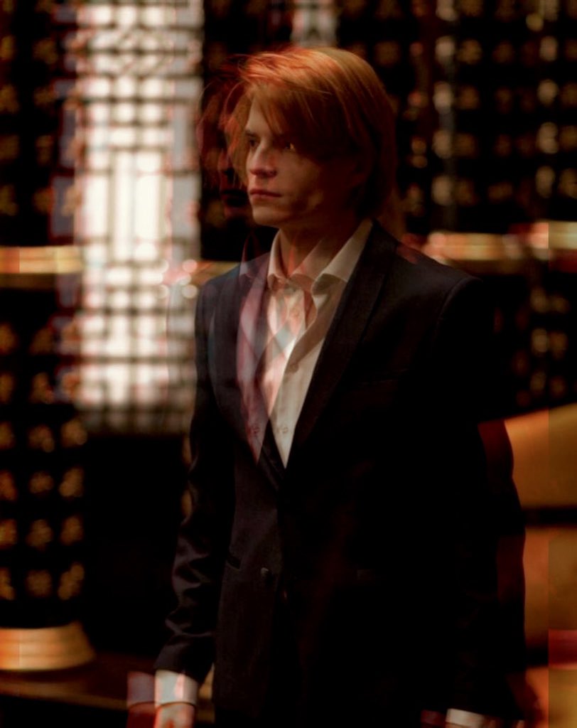 Сергей Разумовский к вашим услугам. Хоть мой приятель и отрекается от этих слов.

Рад видеть в башне Vmeste. Конечно, предпочёл бы, чтобы вы тут не задерживались, однако же, иногда в этих помещениях бывает скучно.

Прошу, не обращайте внимания на мои странности. Добро пожаловать.