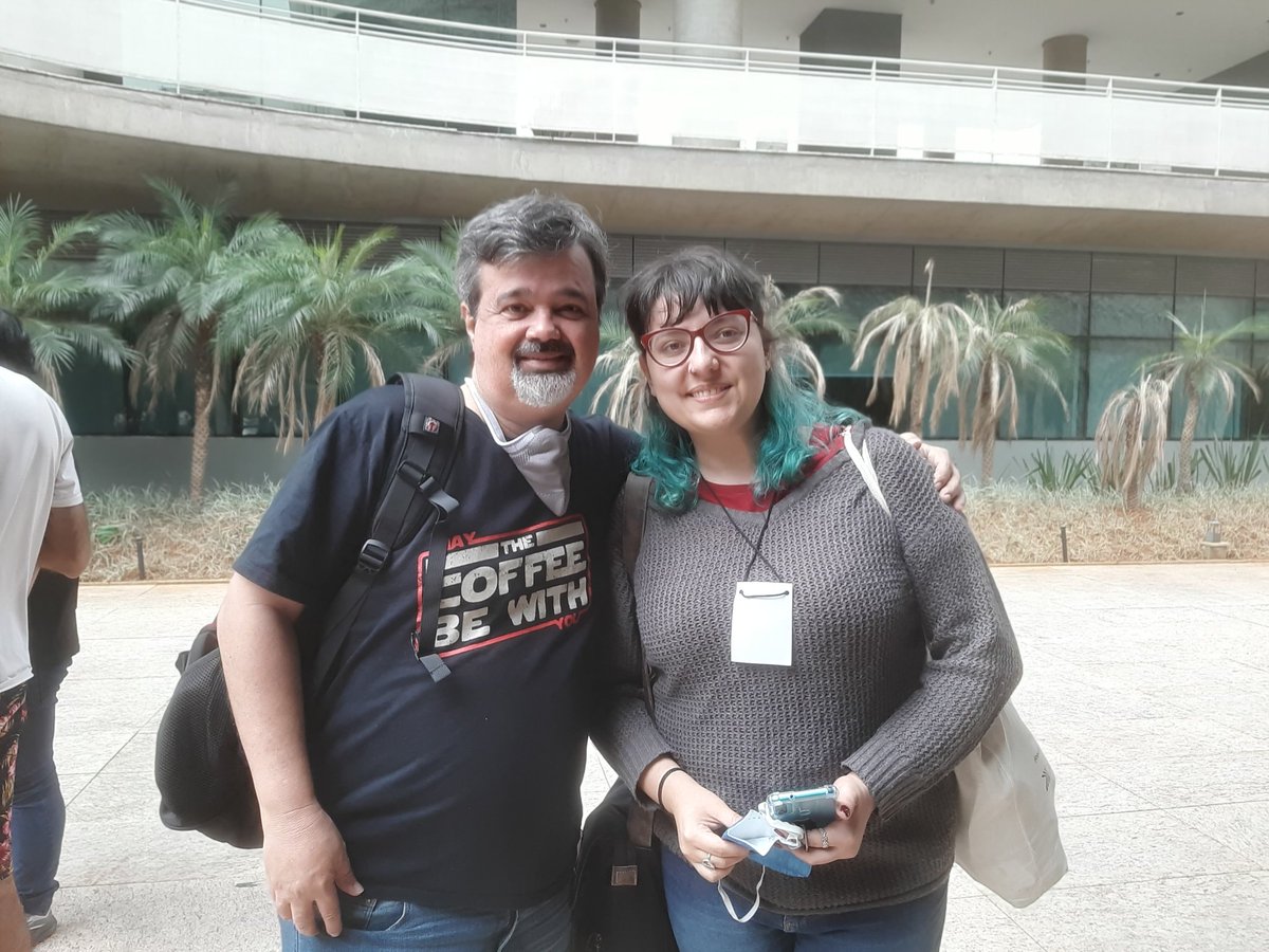 papodecobra's tweet image. Encontrar quem a gente admira o trabalho é maravilhoso. É o caso da @mahideia que deu show na mesa de sábado no #EBDC