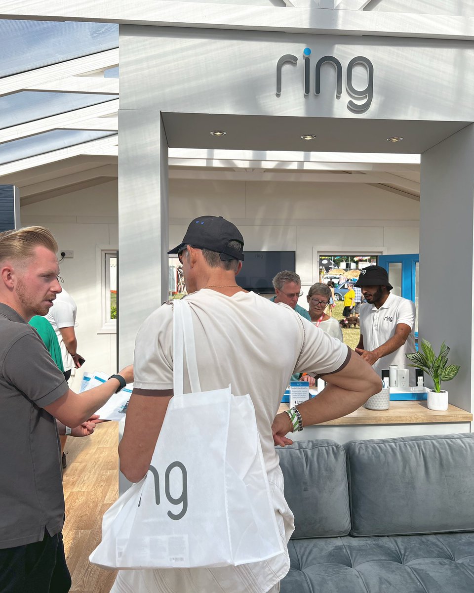 UKIgnite's tweet image. The team doing what they do best 💥

#lovewhatyoudo

#weareignite #igniteevents #eventsteam #cinchxcarfest #cinchxcarfestsouth #ringcarfest @ring @carfestevent