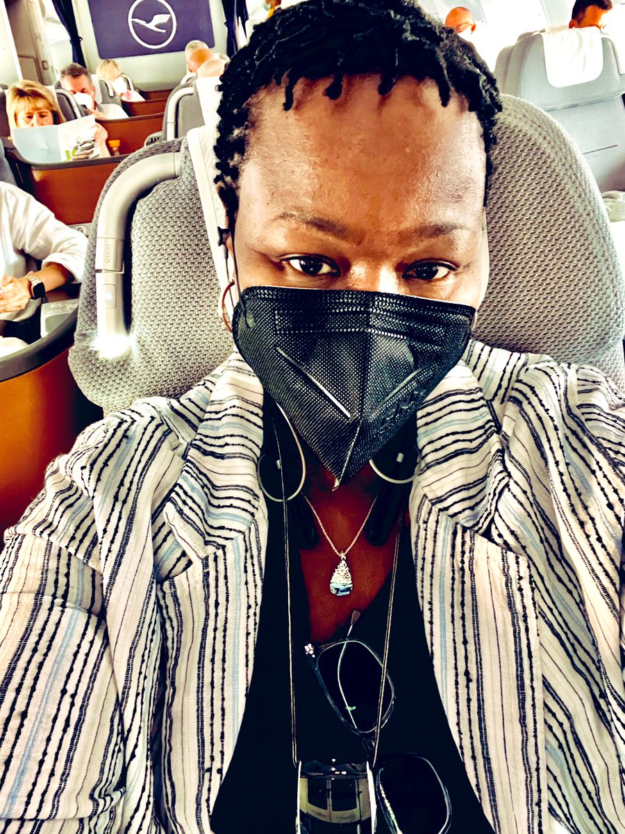 IPProfEvans's tweet photo. Feet up, shades down. My own first classy row for fifty eleven hours? Priceless. 

And “everything I need is in my bag.” Clearly 😂

Let’s riiiide. Next stop, 🇮🇹 and 🇫🇷.

Hold my calls. For 5 weeks. 🥳
#CEOofMe #AdvantageEvans #relaxrelaterelease #andwrite #workhardplayharder https://t.co/E6hkRA6rqm