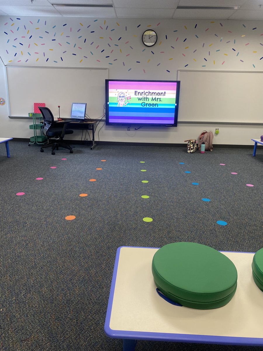 MrsGreenfccps's tweet image. It was touch &amp;amp; go there for awhile &amp;amp; it&apos;s far from perfect, but Room 206 is ready to see @mdhippos tomorrow for tech &amp;amp; enrichment. (Thanks, @MrDTechEducator, @plan3t_t3ch, &amp;amp; @MrsDonovansRoom). 💜🦛💜