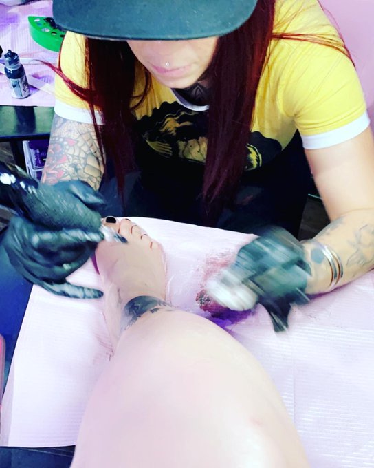 Getting tatted yesterday was amazing , plus sized tatted women are beautiful 😍😇 https://t.co/qclOJ38<a href="/tag/getshitdone"class="tags"><span>#getshitdone</span></a>