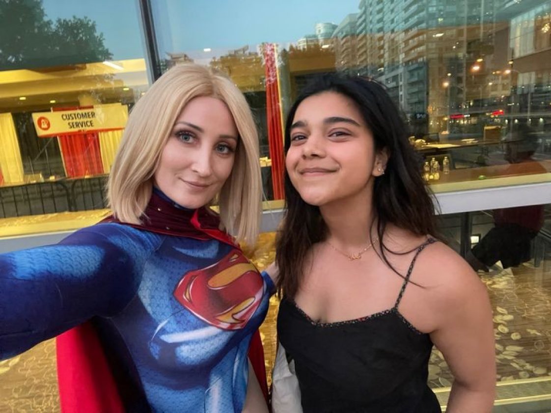 Cosmic Marvel on Twitter: "A new photo of Iman Vellani with a fan