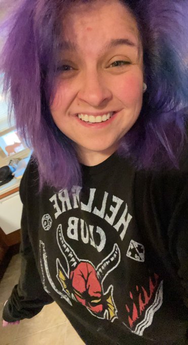 Happy purple haired goddess about to play some fortnite 😚🥹 https://t.co/Hl0JiaBrHf