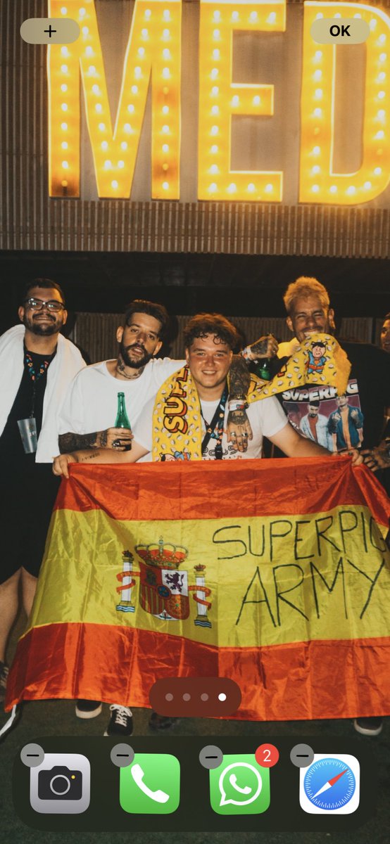 Que mejor fondo de pantalla que este no? <a href="/WeAreSuperpig/">SUPERPIG</a>