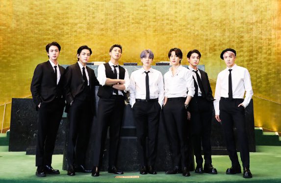 vminpinkie's tweet photo. most successful group in the world always https://t.co/9Yz3HMLcKo