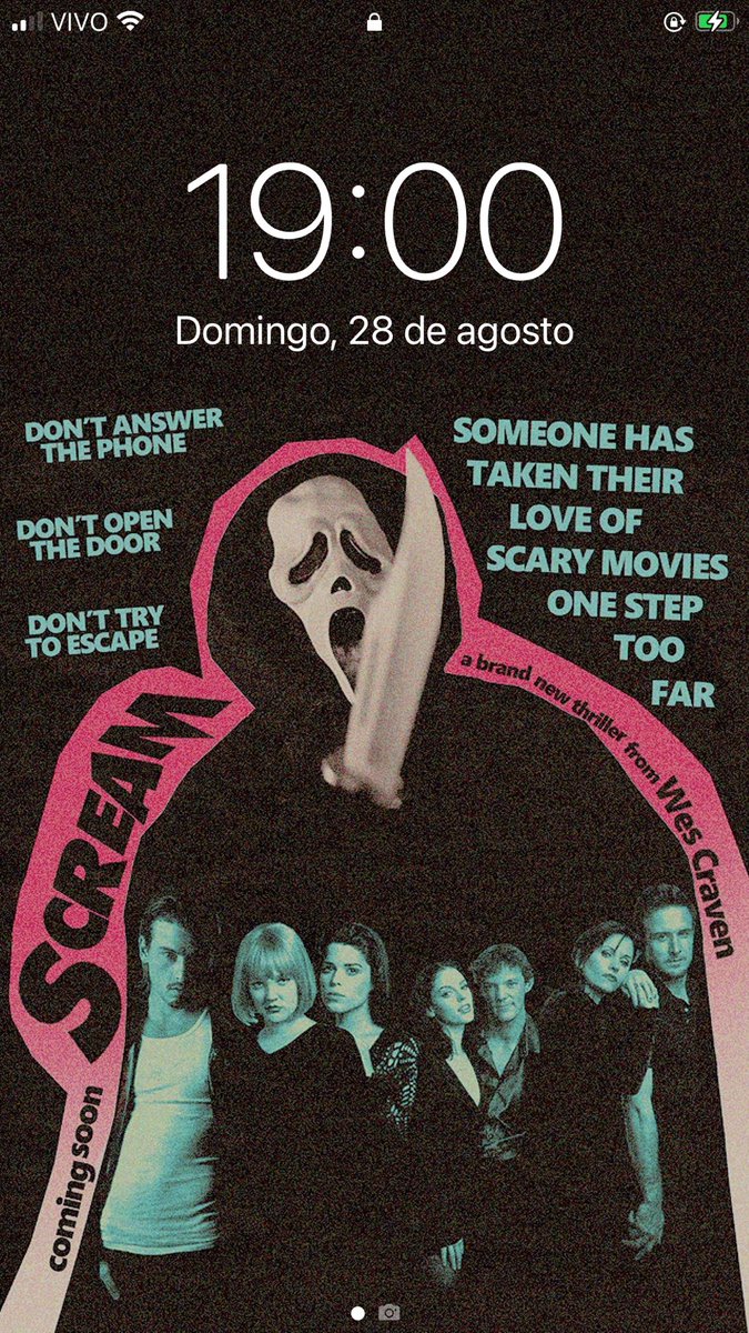 camibrait's tweet photo. arrumando minha tela como se não tivesse nada pra fazer https://t.co/wC3pOl1d8C
