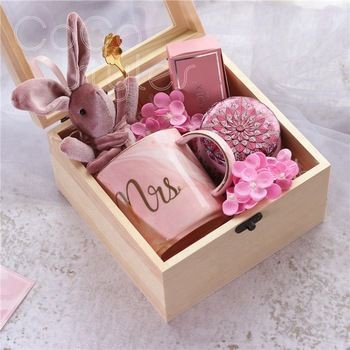 _Duan_Xu's tweet photo. @God_wCh @SunWenQing_ @LotodeAzucar ㅤㅤꦿ 𝑋𝑢𝑎𝑛𝑆𝑖
#XuanSi
Regalos de parte de sus hermanas.
#WeddingSunLotus https://t.co/88tn8eD3zL