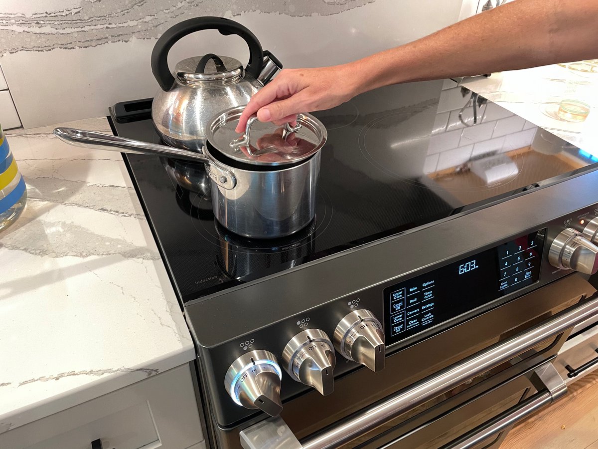 WilliamsForOPPD's tweet photo. At a party:

Me: I like your stove, can you tell me about…

Them: IT’S INDUCTION, IT’S SO GREAT !! Watch how fast it boils water, I’m gonna do a demonstration right now !!! https://t.co/LmJJ09OuBa