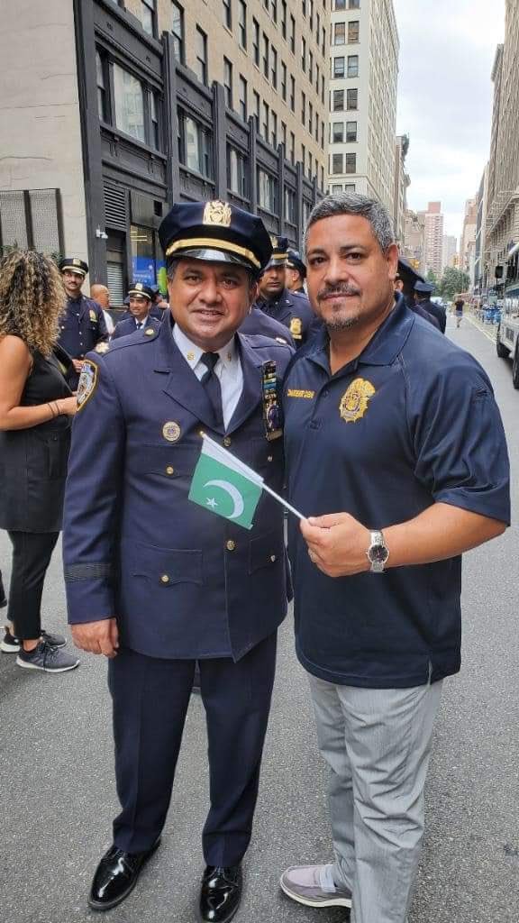 Always great to see a dedicated leader and a good friend <a href="/NYPDFIRSTDEP/">Edward Caban</a> but even better to have him spend time with us by marching in the #Pakistan Day Prade in the summer heat.  Thank you <a href="/NYPDFIRSTDEP/">Edward Caban</a> and <a href="/NYPDdcer/">NYPD Deputy Commissioner of Employee Relations</a> and <a href="/NYPDEquity/">Office of Equity and Inclusion</a> for marching and celebrating #PakistanZindabad