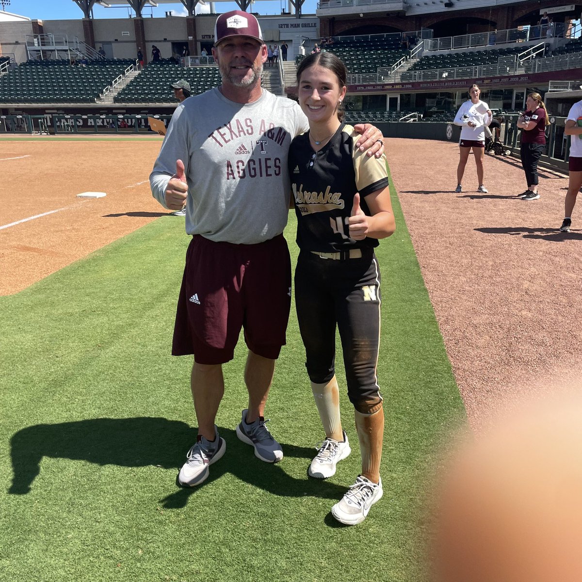 Thank you @AggieSoftball for a fun first experience in College Station! A cool weekend with great people. #GigEm @RussHeffley