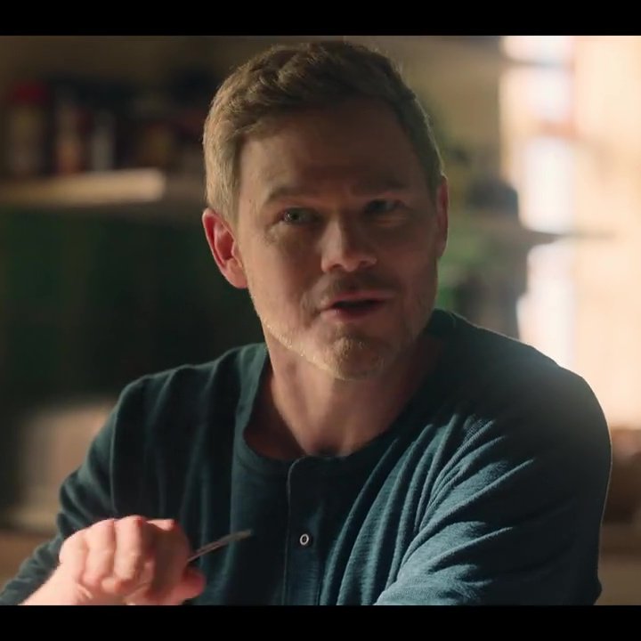 BestOfAAshmore's tweet photo. Aaron in the finale of Locke and Key called "Farewell" (S03E08). Aloha Uncle Duncan! It was nice meeting you!
#aaronashmore #LockeAndKey #LockeandKeySeason3 #lockeandkeynetflix https://t.co/GQZNpG5SaD