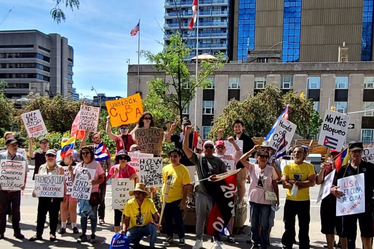 El ministro de Relaciones Exteriores de #Cuba, <a href="/BrunoRguezP/">Bruno Rodríguez P</a>, exaltó hoy los sentimientos de fraternidad y solidaridad de quienes en todo el mundo luchan contra el bloqueo económico, comercial y financiero de Estados Unidos.<a href="/cadenagramonte/">Cadena Agramonte</a> <a href="/ReinaldoCspede2/">Reinaldo Céspedes</a> <a href="/Niurisleidy/">Niurisleidy</a> @IcrtCuba