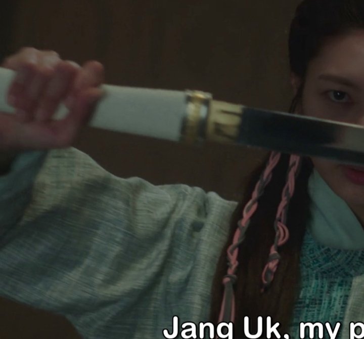 uri_buyeon's tweet photo. um am I the only one who noticed that in the preview of part 2 of #AlchemyOfSouls Jang uk is fighting with naksu's sword? 

#AlchemyOfSoulsEp20 https://t.co/j7pEC5a4Pc