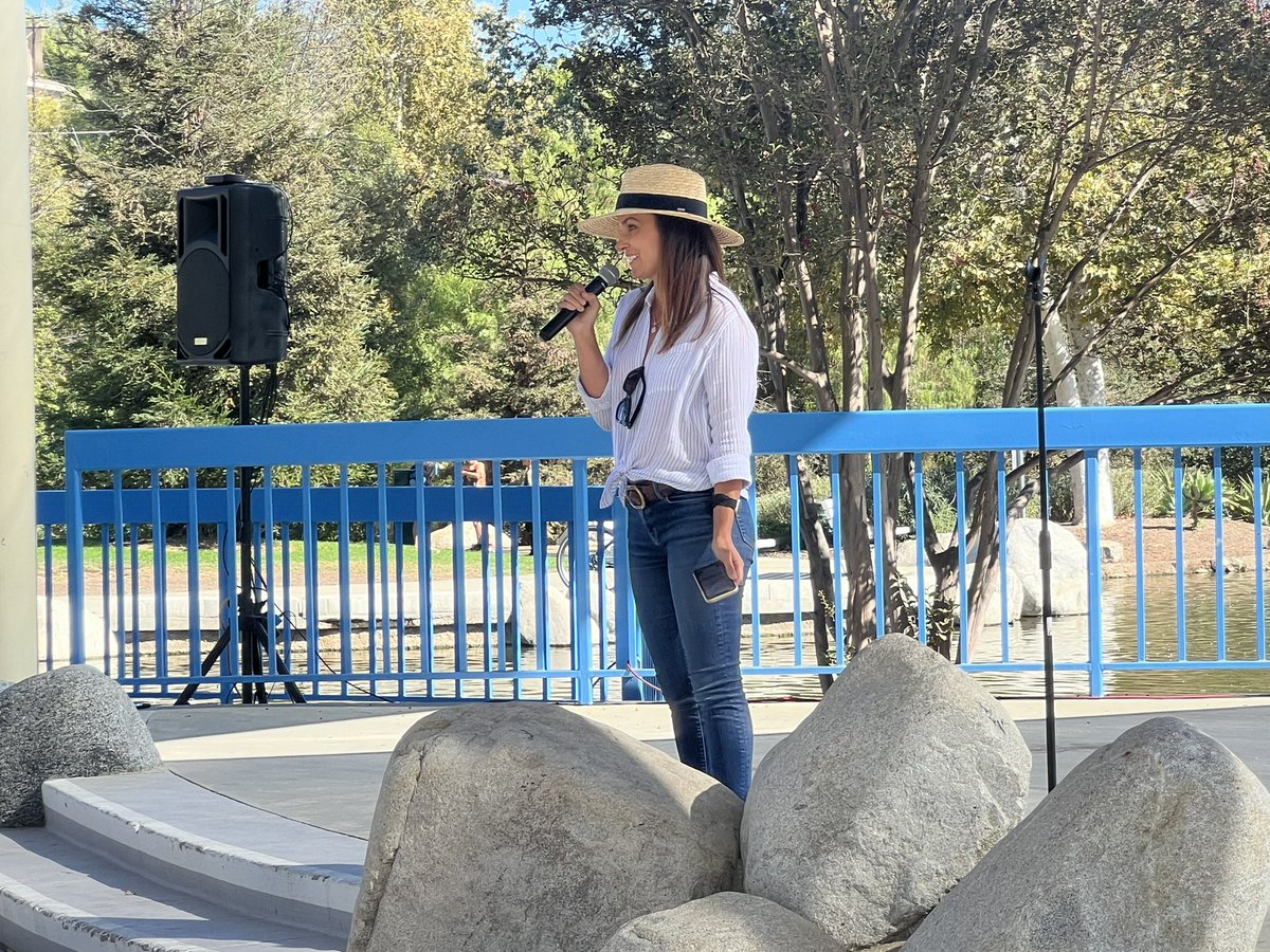 Cindy4CVUSD's tweet photo. Listening to @buss4CRPD put meaningful weight behind her words, citing her desire to give back to this community and recommending we donate to Play Conejo @ConejoRPD https://t.co/diCrLUXUS4
