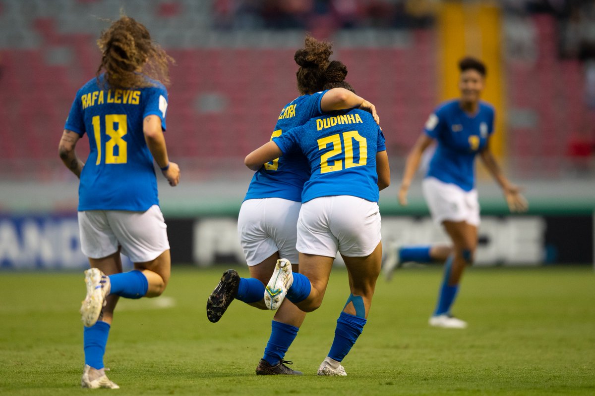 SelecaoFeminina's tweet photo. FIM DO PRIMEIRO TEMPO!
A Ana Clara marcou o nosso gol no começo do jogo! Vamos recarregar a energia e voltar com tudo para a segunda etapa!
📸 Thais Magalhães/CBF
🇧🇷 1x1 🇳🇱 | #GuerreirasDoBrasil #BRAxHOL https://t.co/3EsVaMLax9
