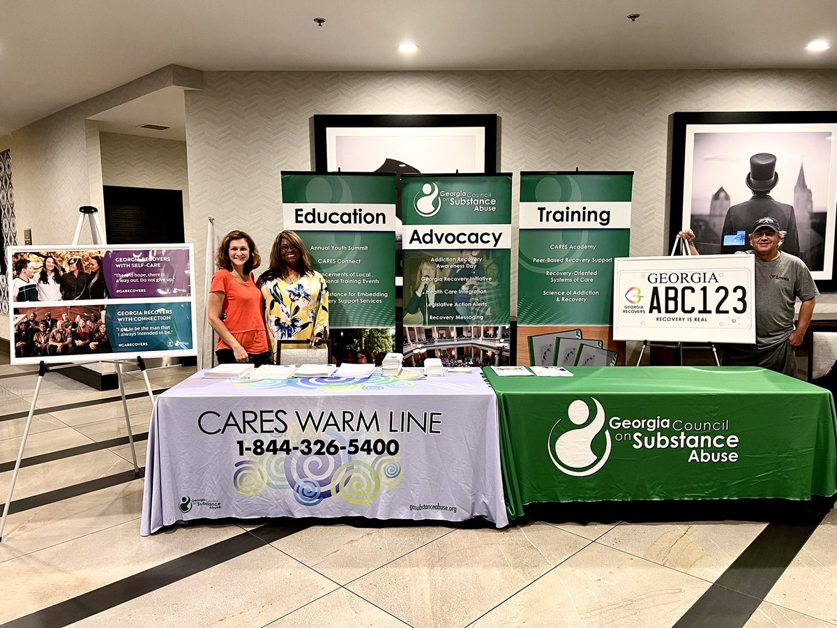 Recovery_GC4R's tweet photo. Team GCSA getting ready at the Georgia School of Addiction Studies in Savannah - showing up, speaking up, and proclaiming that Recovery is Real

#garecovers #hopedealers #gapol #georgia #recovery #GSAS2022 @theGAschool https://t.co/hjRMYzWxZL