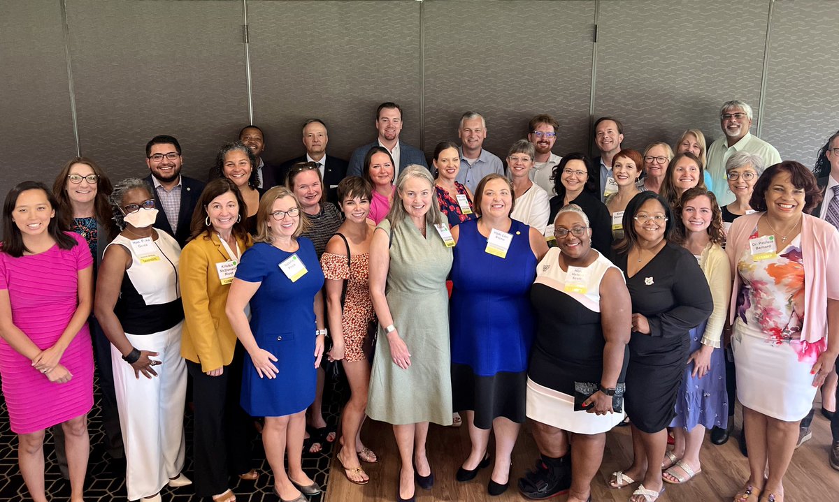 ShinkSue's tweet photo. Great to stand with the many pro-choice candidates supported by #MIList today and have an opportunity to thank the many donors who made the substantial support possible. THANK YOU MI List! https://t.co/pGjbKQ7v7E https://t.co/NFwC6yC063
