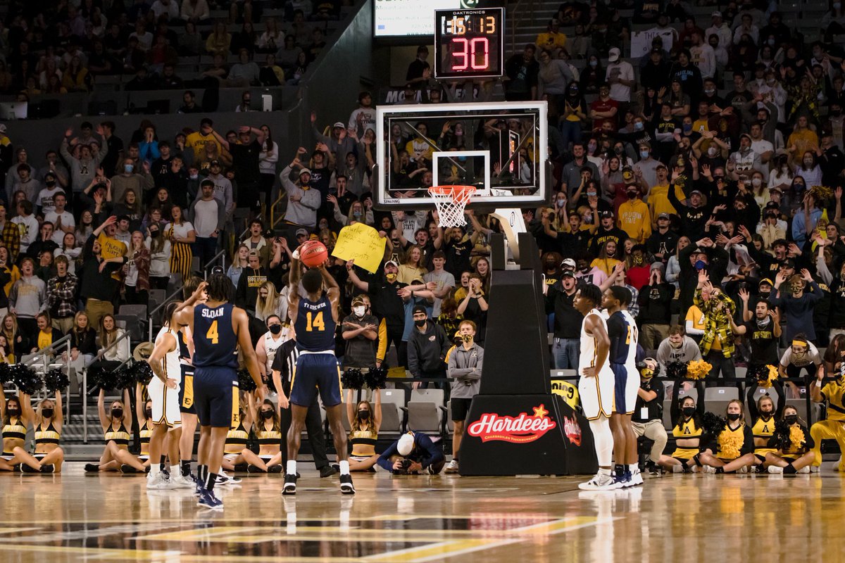 Section15NeedsU's tweet photo. Appalachian State fans in the winter https://t.co/Yt8XtEdvRT