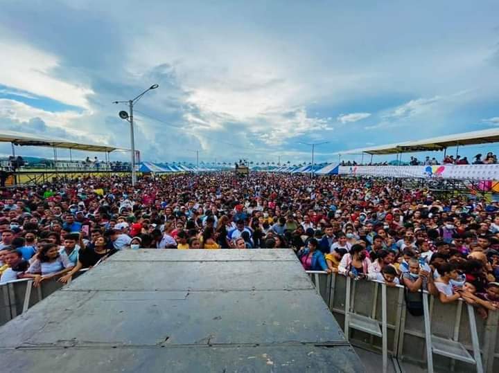 Sayeth_xod's tweet photo. 🛑#AHORA// Ambiente en el Puerto Salvador Allende, Concierto “Millón de Costeros” Costa Azul 🎉🎶🇳🇮

#Nicaragua
#PatriaLibreyBendita https://t.co/PzsebEYFHO