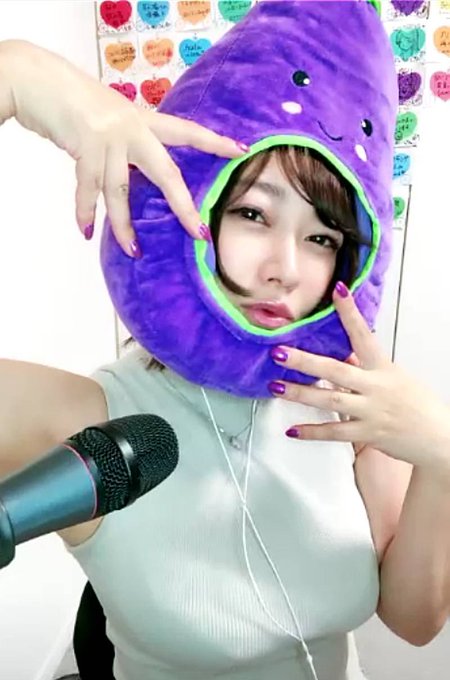 ネイルとおそろで大変オシャレ🍆 https://t.co/b3UlC2XeW1<a href="/tag/06s"class="tags"><span>#06s</span></a><a href="/tag/vj%E3%81%93%E3%82%8F%E3%81%84"class="tags"><span>#vjこわい</span></a>