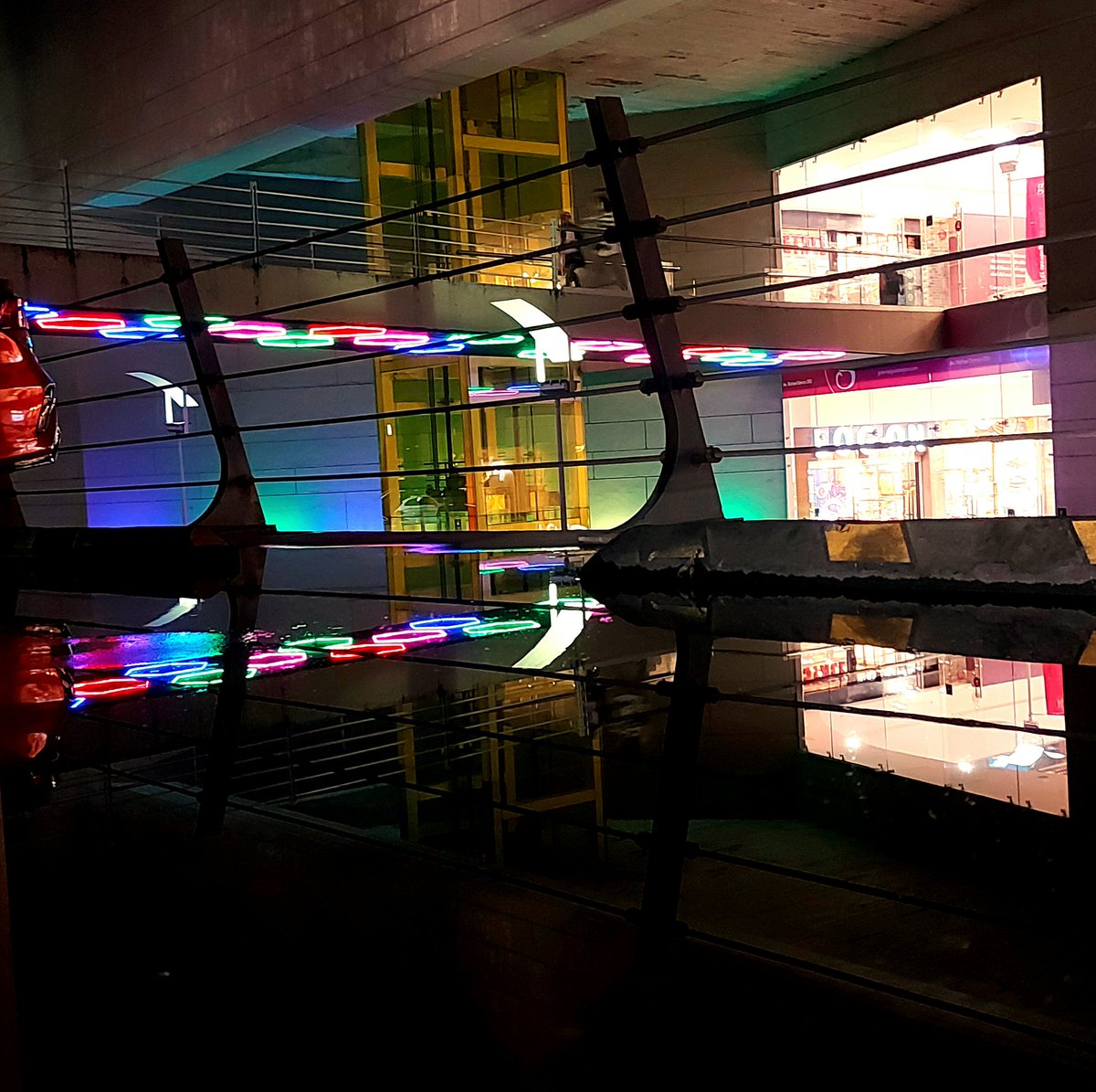 pol_reyes's tweet photo. Cause u need to be saved too

#outside #lights #colors #night #nightlife #outhere #Samsung #photography #photo #foto #fotografía #colores #out #staywild #photooftheday #life #aesthetic #aesthetics #reflexion #Reflection #mirror #Mexico https://t.co/WfQpaoZckI