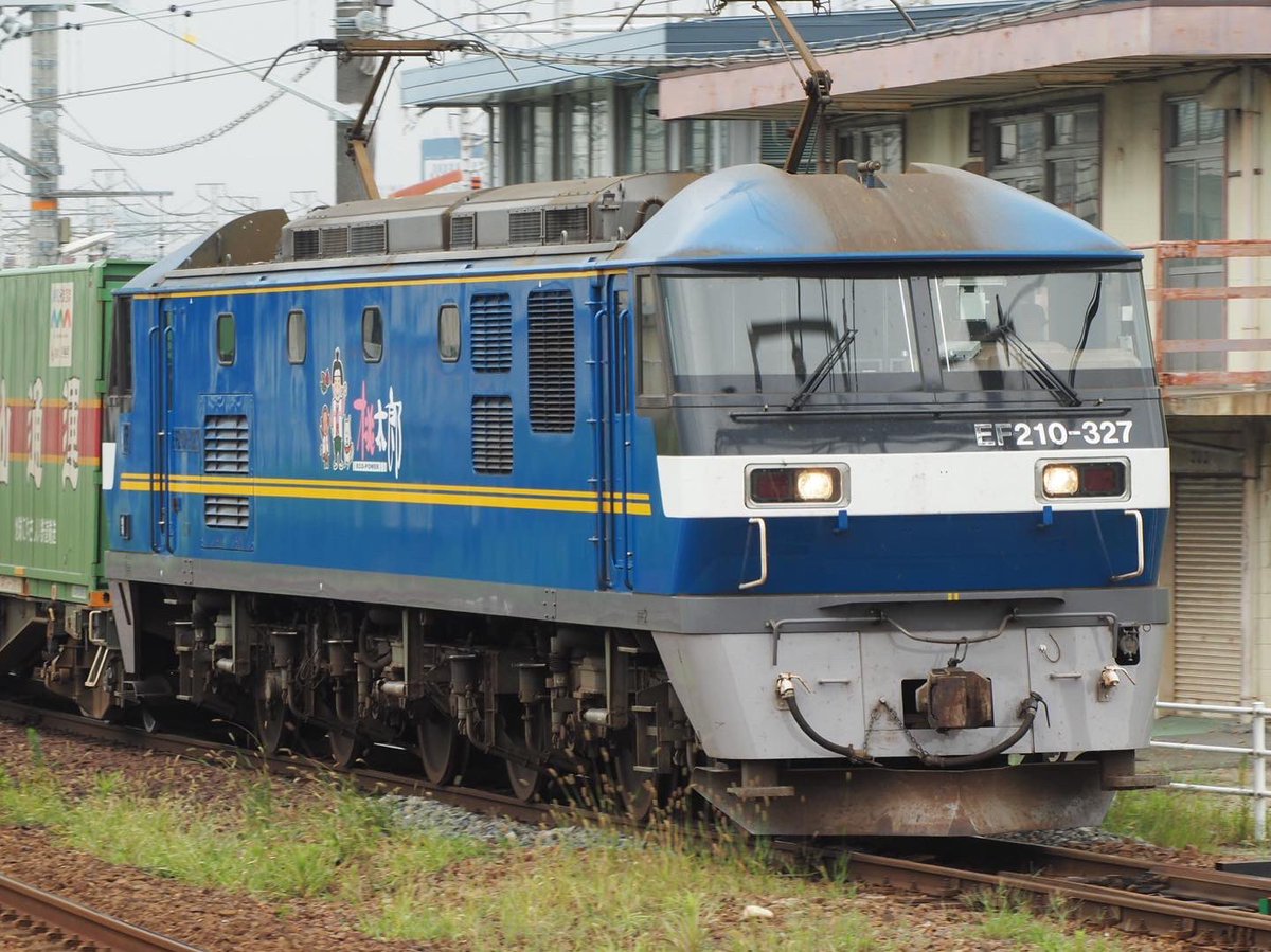 frogman_cat's tweet photo. 福ちゃん列車
EF210「桃太郎」に牽引されて、枇杷島駅1番線を駆け抜けていく福山レールエクスプレス
#福山レールエクスプレス #EF210 https://t.co/fRlOvIiH63
