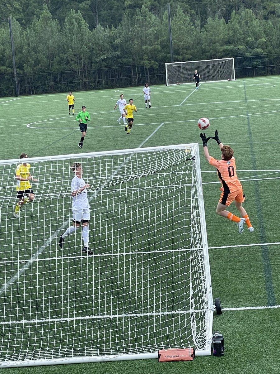 AndrewBentleyGK's tweet photo. LibertyCup Champions this weekend.  4 wins and 3 shutouts. @hoovervestavia https://t.co/ifXy3p8fya