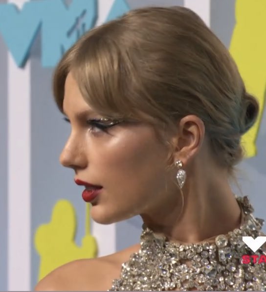 taylorswiftbr's tweet photo. TAYLOR SWIFT! https://t.co/5GKL2axEXO
