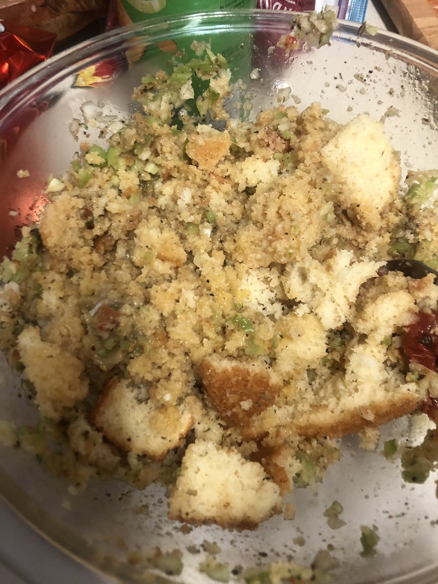 DryerBuzz's tweet photo. First cornbread dressing of the season … fight me 

… with Turkey wings. #DryerBuzzkitchen https://t.co/eNsrcNNFY9