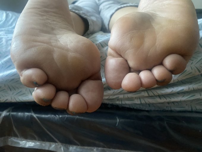 She tells me I can use them anytime &amp; that&rsquo;s exactly what I do https://t.co/18ZrNsrQGa<a href="/tag/footfetish"class="tags"><span>#footfetish</span></a><a href="/tag/footjob"class="tags"><span>#footjob</span></a><a href="/tag/footslave"class="tags"><span>#footslave</span></a><a href="/tag/footdomme"class="tags"><span>#footdomme</span></a><a href="/tag/asianfeet"class="tags"><span>#asianfeet</span></a>