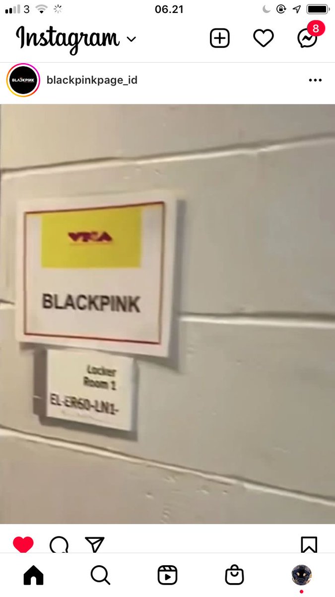 mhmdaswnd_'s tweet photo. kalah di hina ' menang dibilang curang hadehh pusing !! takut banget ama fandom yang satu itu ! wkwkwkwk kasian unniknya pengen nomor 1 mulu! fandom sick!! btw blink njoy aja buat hari ini 
 #BLACKPINKInYourVMAs #BlackpinkInYourVMAs https://t.co/mNzkM9G8Hv