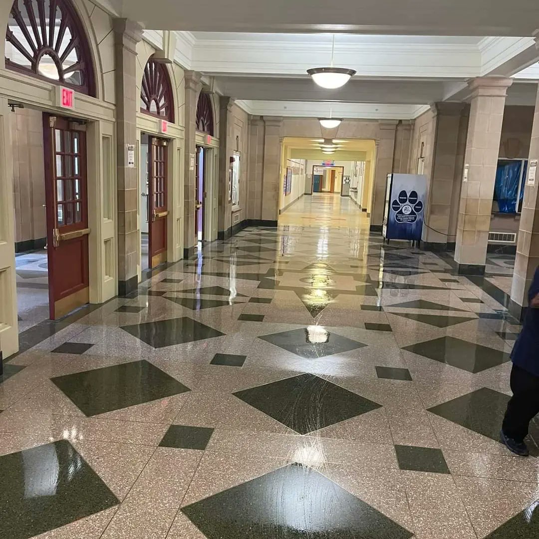 melindalee_t's tweet photo. When the building is spotless and the rooms are prepared...and you are anxious to start the school year and greet the kids tomorrow.....💙💙💙🤗 https://t.co/BcZZMrMV7w