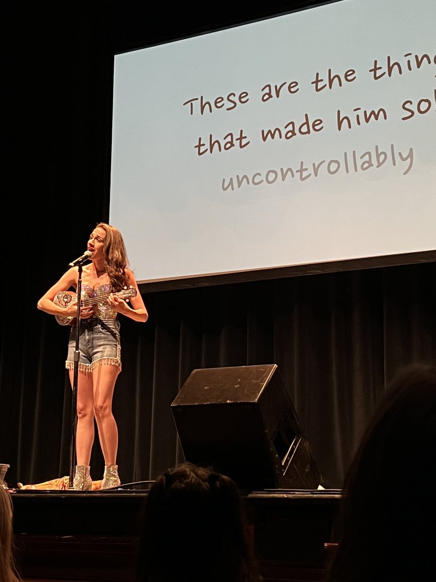 AveryC's tweet photo. @GlitterNGus @ColleenB123 https://t.co/dOZ5SwzBJh
