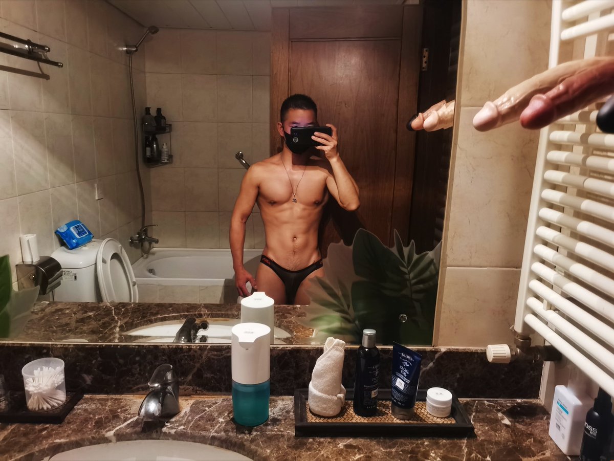 五年前健身一年的效果，五年后停了8个月没健身的状态，不健身是真的会变小