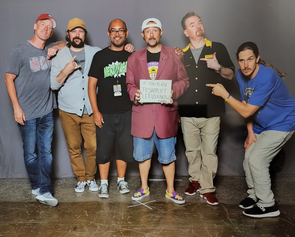 Nerdgasm_CA's tweet photo. To finally meet the man and crew that inspired Nerdgasm! @ThatKevinSmith

I will never forget this day and the hug you gave so willingly!

When I gave you the Handpainted Batarang at the signing. The look of excitement and awe is beyond words! https://t.co/ryXyEuhs8p