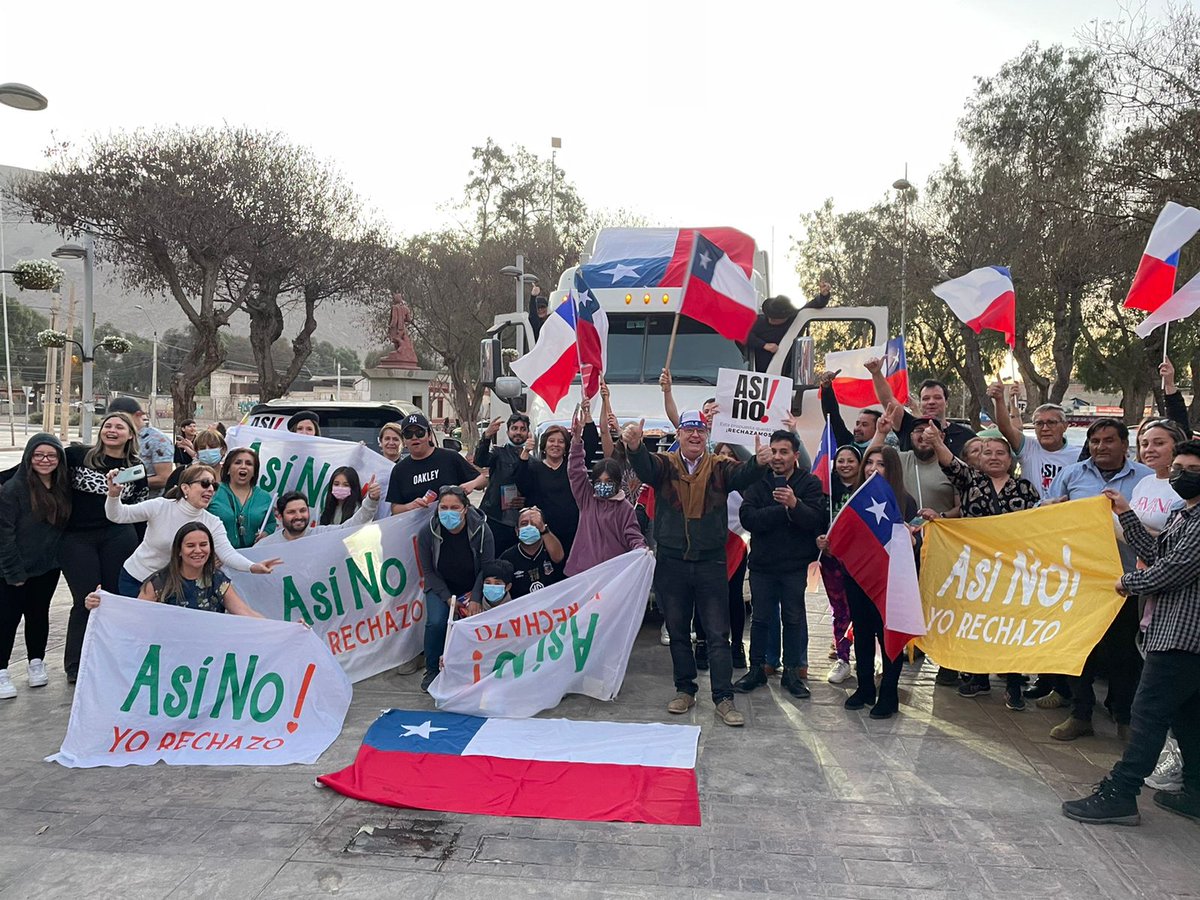 Nuestra bandera en cada rincón de Chile 😍 Desde Copiapo nos comparten esta imagen con amor ❤️ #VotoRechazo #XAmorAChile