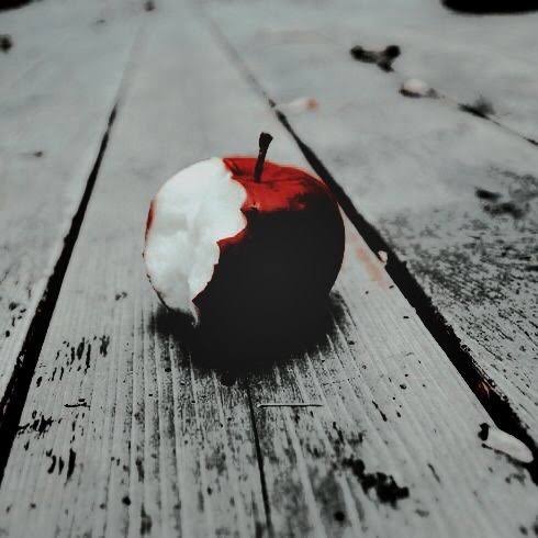 ⠀
⠀⠀⠀⠀ 𝕷𝐎𝐎𝐊𝐈𝐍𝐆 𝐅𝐎𝐑 : 
          ⠀  ( snow white )
uma das princesas da floresta encantada e a responsável - junto com príncipe florian - a fazer o acordo com rumple. a profissão e o nome em bookisland ficam a sua escolha.  — shape sugerida: lily collins
⠀