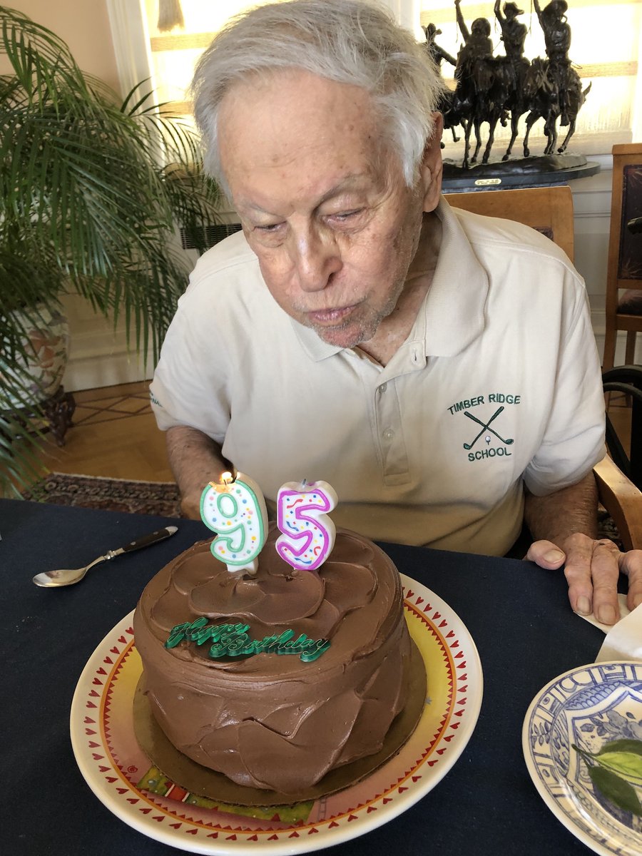 MortKunstler's tweet photo. Wishing our favorite artist a happy 95th birthday!
May you have many more happy and healthy birthdays, Mort.
#happybirthday #americasartist #MortKunstler #Happy95th #HappyBirthdayMort https://t.co/Rxm0sqerLt