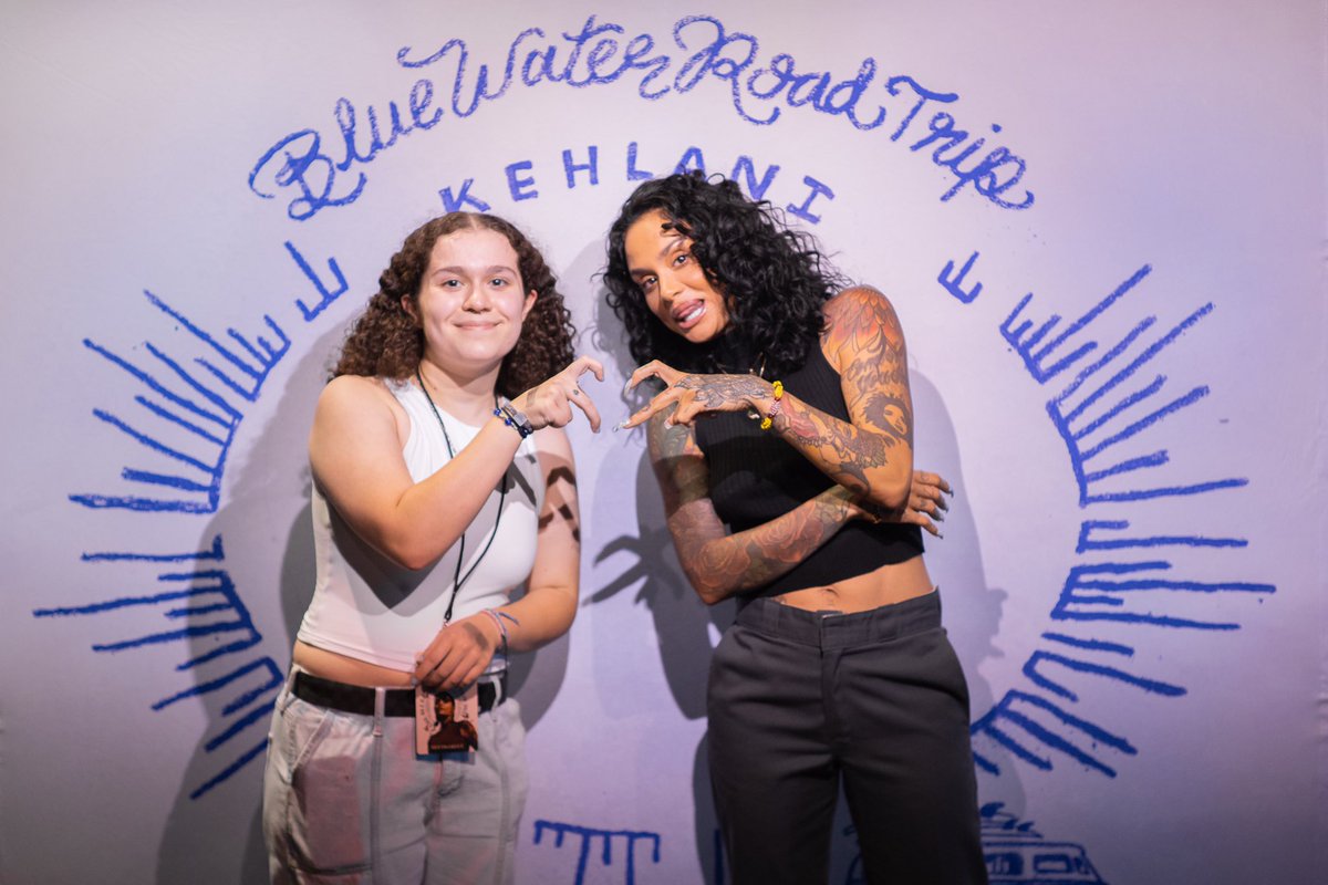 ShayBrenee's tweet photo. Meeting your fave hits different when the squad is with you ๐ซถ๐ฝ๐ #DCMob https://t.co/FOM7gRZ9R2
