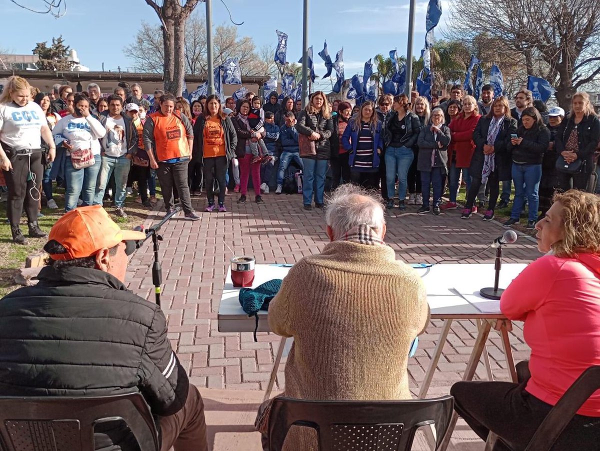 jppmescobar's tweet photo. #TodosConCristina ✌️🇦🇷

📍Plaza la madre y el niño, Maquinista Savio. 

Ayer por la tarde estuvimos apoyando y defendiendo a nuestra compañera y vicepresidenta Cristina Fernández de Kirchner. 

https://t.co/WhgKjr6Ukv https://t.co/YwNwY1oO9M