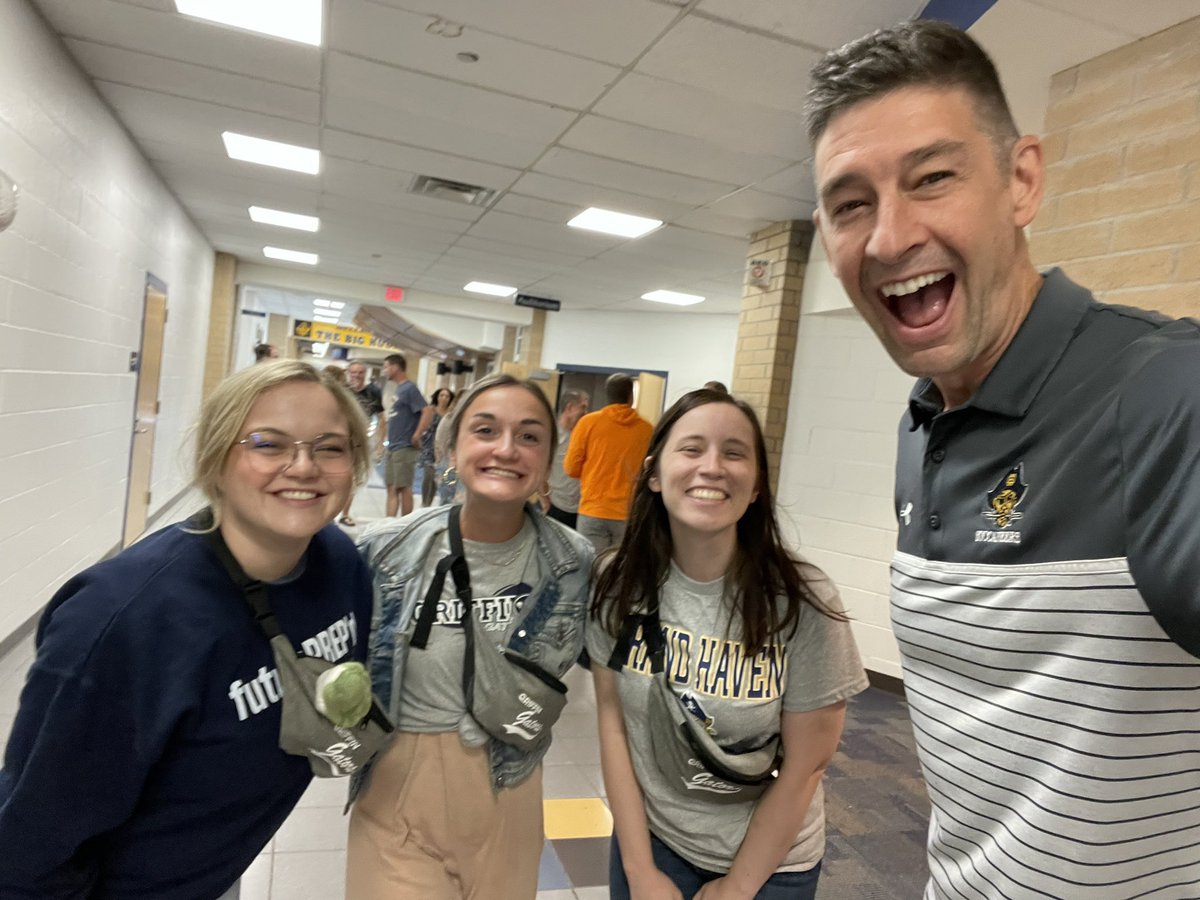 It’s been so much fun to see all of the pics from our <a href="/ghschools/">GHAPS</a> Griffin Elementary Staff Photo Contest. Thanks to everyone who helped us out. Go Bucs and Go Gators! 💛💙🐊