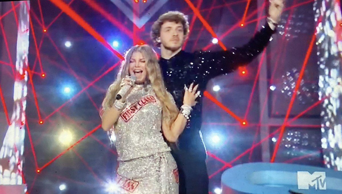 pop-crave-on-twitter-fergie-joins-jack-harlow-on-stage-at-the-vmas