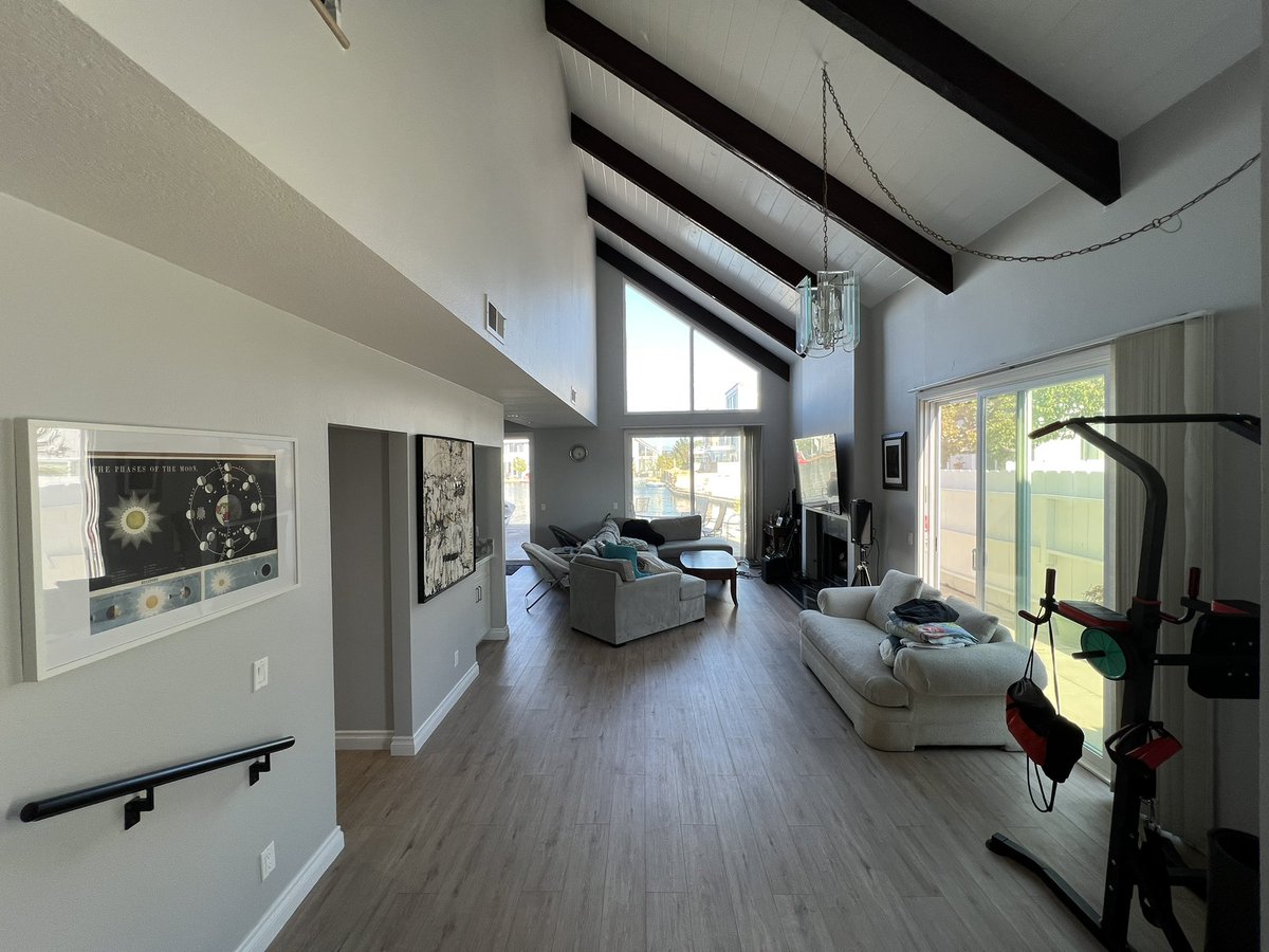 CoreyHour's tweet image. Life update: Moved right next to the beach. Excited to start designing my new home. God is good 🙏